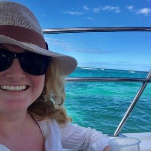 Meet your Posher, Laura